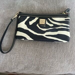 Dooney & Bourke wristlet